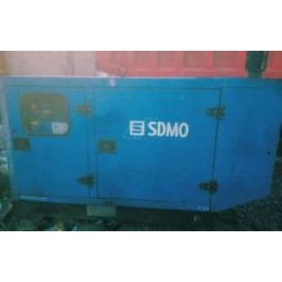 БУ дизельный генератор SDMO t44 в кожухе